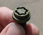 1620854 General Motors Gm Spoked Wire Wheel Hubcap Green Locking Bolt