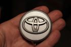 42603-52110 Toyota Corolla Yaris Prius Silver Center Cap