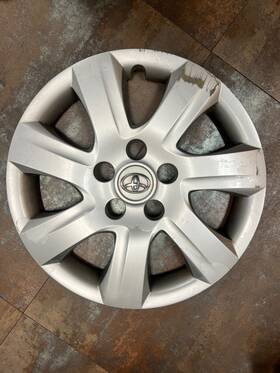44516s Aftermarket Parts Three Used Wheel Cover Hubcap Fits 2010-2011 Toyota Camry 16 Inch Silver 7 Spoke