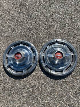 00981161 Buick Genuine 1966 Special 14 Inch Spinner Hubcaps Wheel Covers