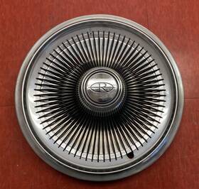 1242315 Buick Nos 1973 1974 Riviera Turbine Hubcap 15 Inch 1050