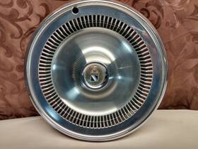 1242777 Buick 1973-76 Regal Single Original Wheel Cover 14 Inch Hubcap