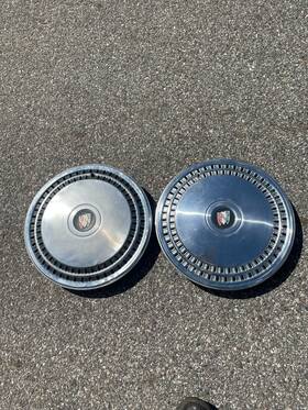 25509298 Buick Genuine 1980 To 1985 Lesabre Park Avenue 15 Inch Hubcaps