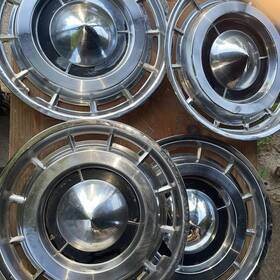 570.gm4s60 Buick Set Of 4 60 Lesabre 1960 15 Inch Wheel Cover