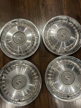 03514782 Cadillac Set Of Genuine 1970 15 Inch Hubcap Wheel Covers