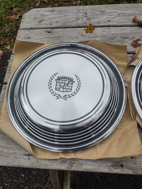 1601505 Cadillac 1973 Eldorado Set Of Four New Old Stock Hubcaps Still With Boxes
