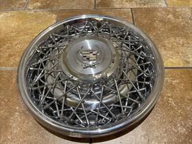 1622896 Cadillac 1982 - 1985 Fleetwod Oem 15 Inch Wire Hubcap / Wheel Cover