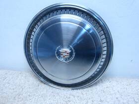 35160621 Cadillac 1974 - 1978 Eldorado Fwd Oem 15 Inch Hubcap / Wheel Cover #2fl-8