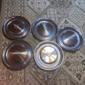 3516477 Cadillac 1976-79 Sevilles Original Wheel Cover 15 Inch Hubcap 3516477. Lot Of 5