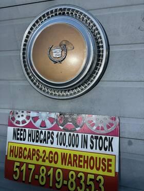 B3516021 Cadillac -b3516021- 1977-78 Eldorado Fwd 15 Inch Stainless 1 Brown Hubcap Very Rare Nice