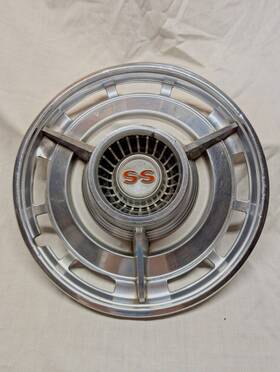03827419 Chevrolet One 1963-1964 Chevy Ii Ss 14 Inch 3266 3 Bar Hubcap / Wheel Cover Fair Used