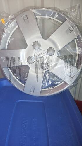 03287 Chevrolet 196743139319 Refinished Aveo 2009-2011 15 Inch Hubcap Wheel Cover