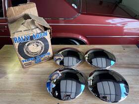 20-1025 Chevrolet Vintage Cal Custom Rally Moon Hubcaps 1967-1971 Camaro Corvette Ii