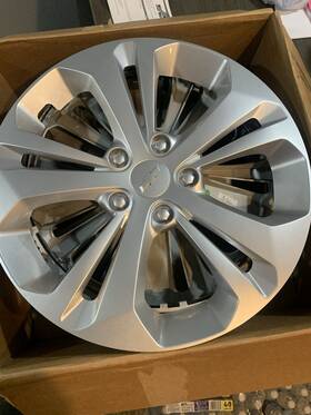 3306 Chevrolet Hubcap For 2024 Trax Genuine Oem Factory 17-inch Wheel Cover