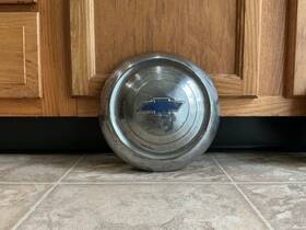 3696493 Chevrolet 1 Oem 1951-53 Chevy Deluxe/210/bel Air/special Poverty Dog Dish Hubcap 9-1/2 Inch