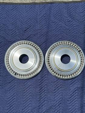 371649 Chevrolet Gm 1973-1987 Gmc Chevy Truck K5 K10 Ck Blazer Suburban 4wd Front Hubcaps