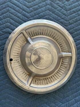 3725239 Chevrolet 3725237/3725239 1956-58 Corvette Original Hubcap Without Spinner Excellent Condition