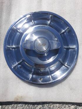 3725238 Chevrolet 1956-57 Corvette Spinner Wheelcover Hubcap