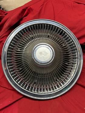 3963405 Chevrolet 1 1969-1973 Chevy 15 Inch Impala Monte Carlo Hubcap Wheel Cover 1970 1971