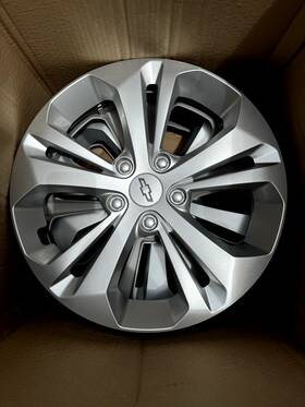 42849058 Chevrolet 17 Inch Chevy Trax Hubcap Wheel Cover 2024 2025 Factory Original Oem