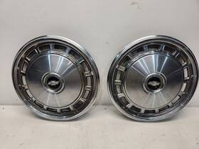570-03078 Chevrolet 1976-77 Vega Wheel Cover - 13 Inch / Aluminum 14 Slot Scuffs