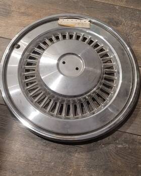 570-03082 Chevrolet 1977 1978 1979 Chevy Impala Chevelle Wheel Cover Slot Hub Cap Nos Hubcap