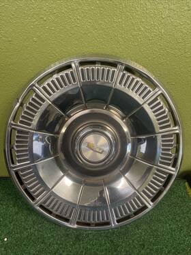 570-03125 Chevrolet 1980-1985 Impala Caprice 15 Inch Wheel Cover Dents Faded Emblem See Pics