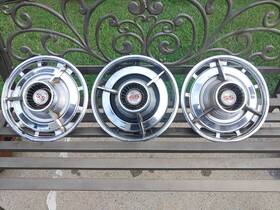 570-03266 Chevrolet Three 1963-64 Chevy Ii Nova Ss Impala 14 Inch Wheel Cover Hubcaps