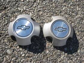64137 Chevrolet Factory Original 1985 To 1988 Chevy Nova Center Caps Hubcaps