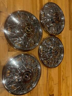 8120-64 Chevrolet Nos 4 - 15 Inch Spoke Chevy Corvette Hub Caps Brand New