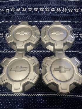 84173372 Chevrolet Chevy Silverado Center Cap Wheel Hub Covers 4 Total