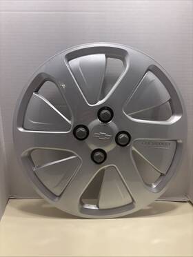 942441055 Chevrolet 15 Inch 6 Spoke 4 Lug Hubcap Wheel Cover #942441055 Chevy/ Lot Of