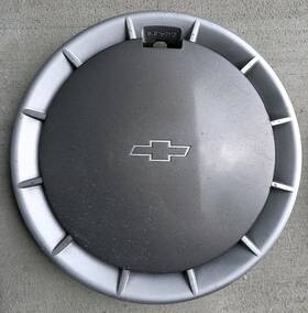 94844284 Chevrolet Single Used Nova 86-87 13 Inch Hubcap Part