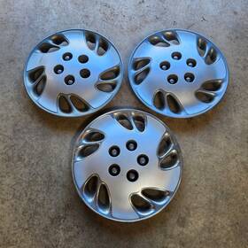 9593869 Chevrolet Set Of 3 Oem 1999 Chevy Malibu 15 Inch Bolt-on Hubcaps Wheel Covers #01 Gm #
