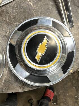 Chevrolet Truck 299.gm8572 Dog Dish Hub Cap 10.5 Inch Center Fits 69-75 Pickup Y99-191193