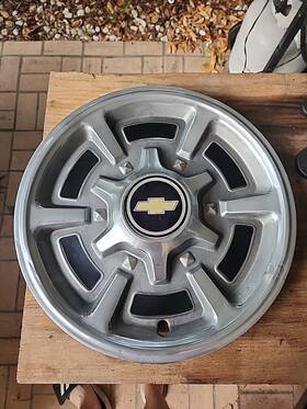 570-03121a Chevrolet Truck Oem Wheel Cover Hubcap 1977 Up C10 Suburban Van Silverado Hub Cap