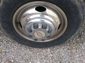 570.gm8o04 Chevrolet Truck Silvrdo35 2004 Wheel Cover Hubcap 1463513