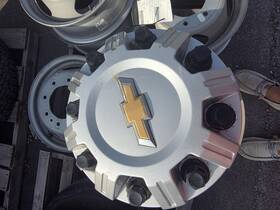 Chevrolet Truck 570.gm8o25 Silvrdo35 2025 Wheel Cover Hubcap 635907