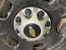 580.gm8m15 Chevrolet Truck Chevy Silverado 1500 2015 Center Cap Wheel