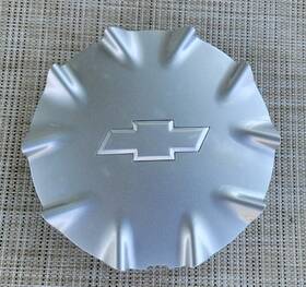 111501 Chevy Center Cap 1 Ssr Front Silver Oem 2003-2006 Takeoff