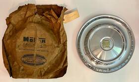 1732320 Chrysler New Old Stock Wheel Cover For 1957 Dodge Models Mopar #1732320