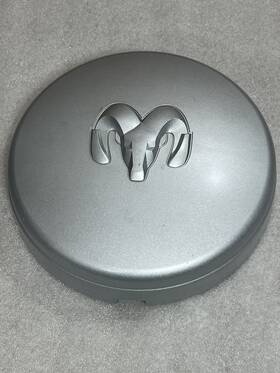 1ab03trmaa Chrysler 2003 - 2018 Genuine Dodge Ram 3500 Dually Silver Front Center Hub Cap