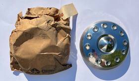 2073361 Chrysler New Old Stock Hub Cap For 1960-61 Plymouth Valiant Models Mopar #2073361