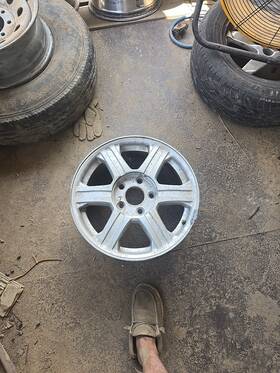 2216-c Chrysler 17 Inch 2005 06 07 08 Pacifica Silver Painted 6 Spoke Alloy Wheel Rim J33