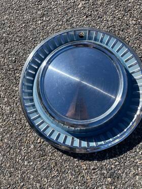 2405150 Chrysler One 1963 New Yorker 14 Inch Hubcap Wheel Cover Blue