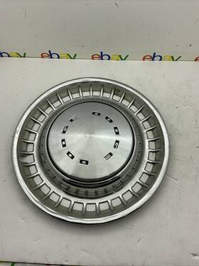 2525036 Dodge 1 1972 1973 1974 1975 1976 Van Dart Coronet Charger Oem Hub Caps