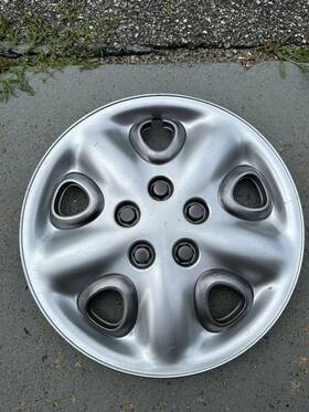 4684250 Dodge One 93-95 Caravan 14 Inch Hubcap Wheel Cover Oem 94 Nice