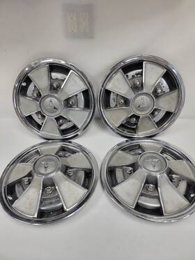 552082 Dodge 550282 1967 Dart Gts 14 Inch Hub Caps Oem Mopar
