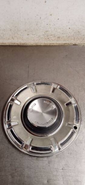 570-00712 Ford Wheel Cover Hubcap From 1976 Maverick 8259546