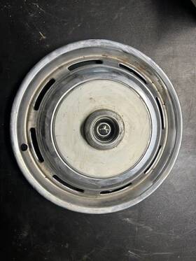 570-00726 Ford Wheel Cover Hubcap Painted White Fits 74 Pinto 578600